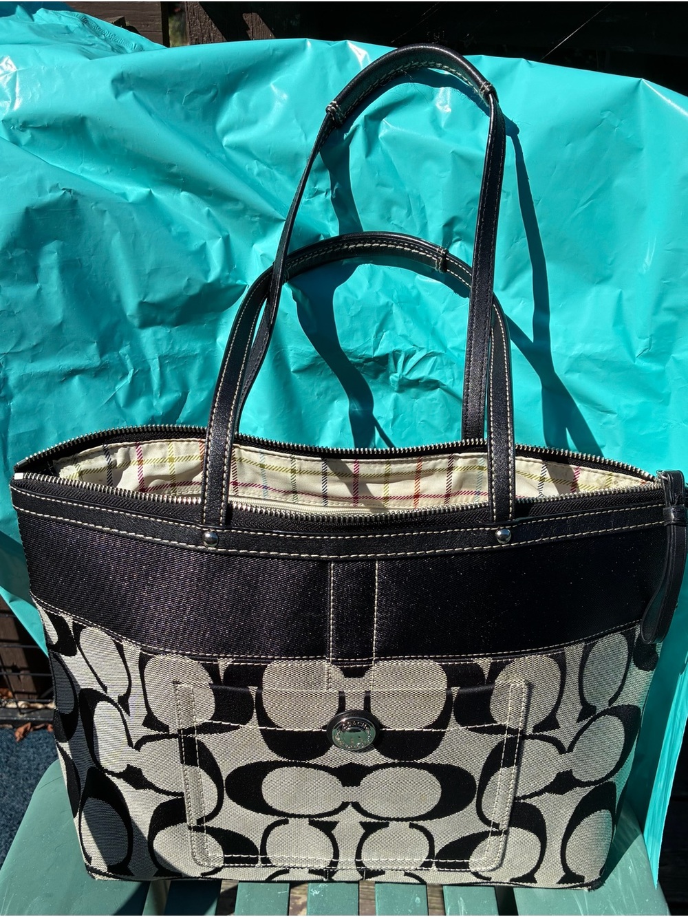Coach Black and Cream Signature Canvas Shoulder Tote tattersil lining